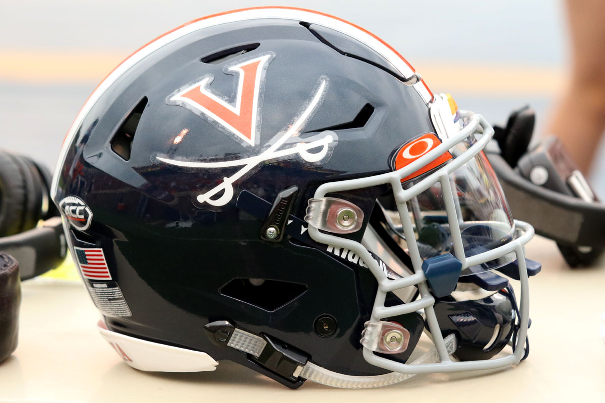 Warren Craft made his debut in this style of UVA helmet.